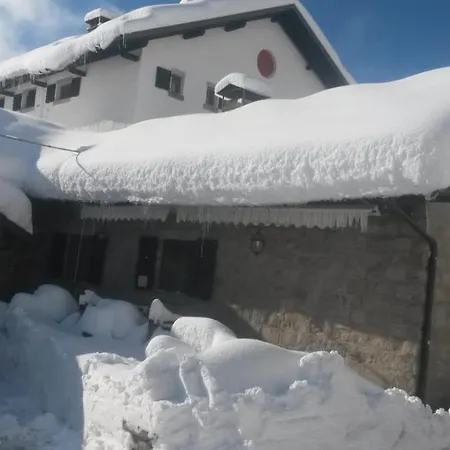 Rifugio C. Tassara Hotel *