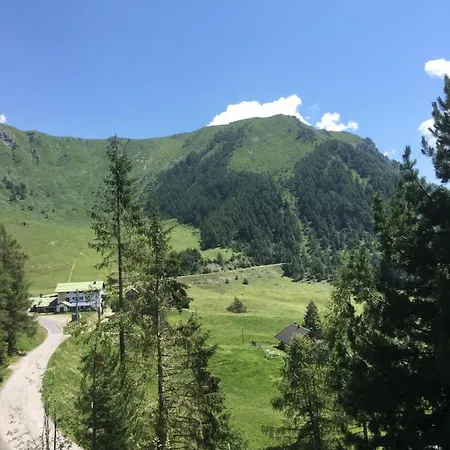Rifugio C. Tassara Hotel *